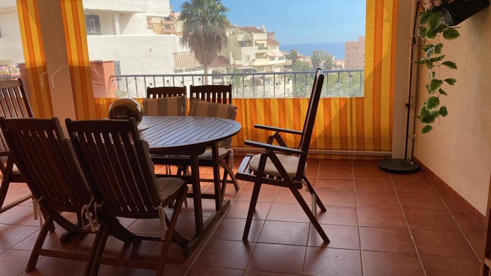 Benalmadena Costa Malaga Apartamento Muy Acogedor Con Vistas Al Mar Terraza Gigante Para Verano E Invierno Parking Exterior photo
